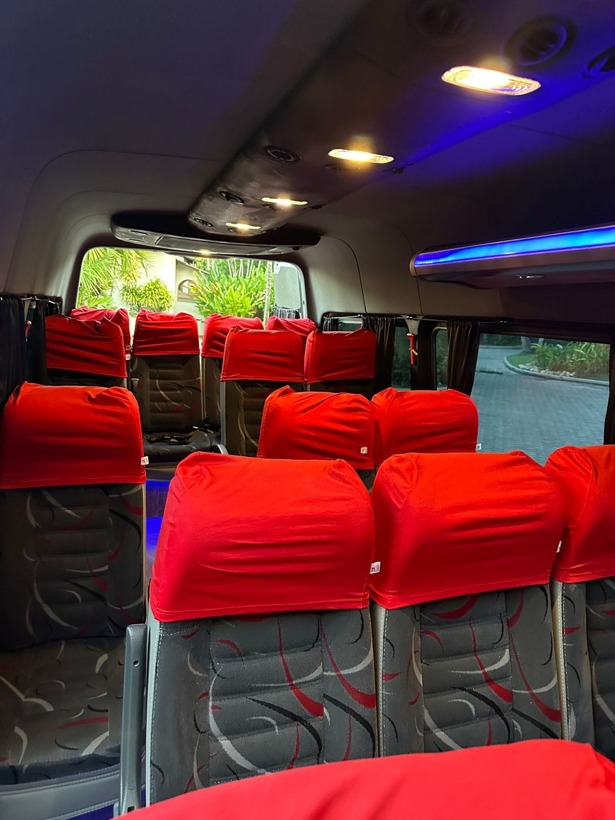 Van Mercedes 415 da frota Bahia Prime — foto 4