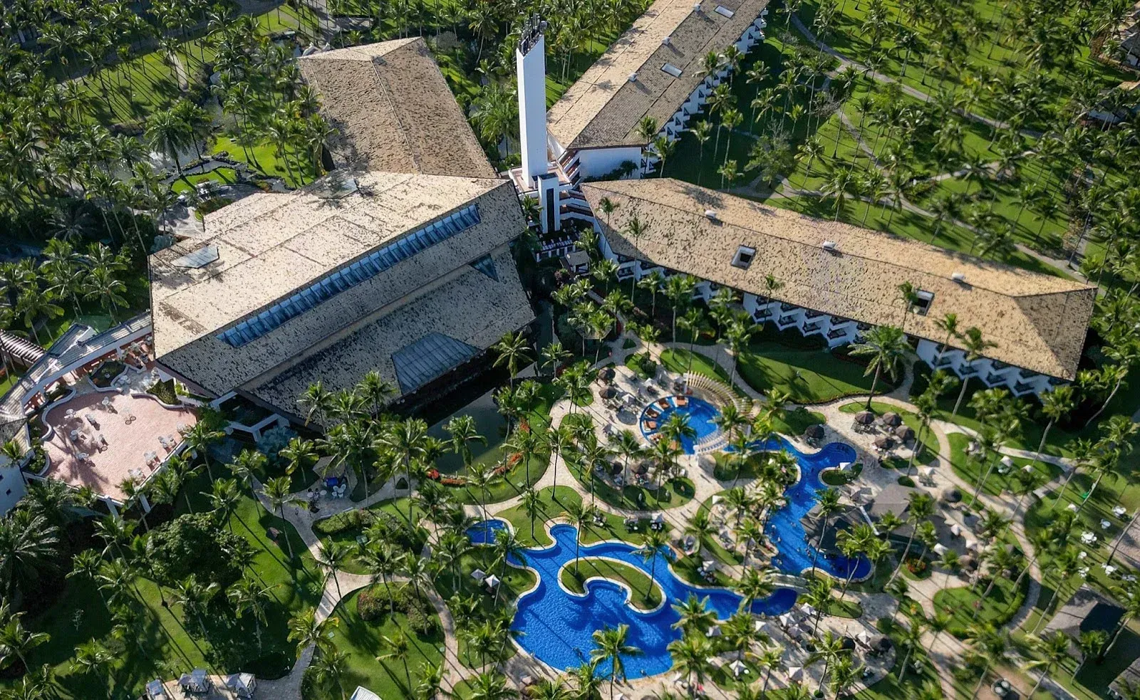 Vista aérea do Transamérica Comandatuba e da Ilha de Comandatuba